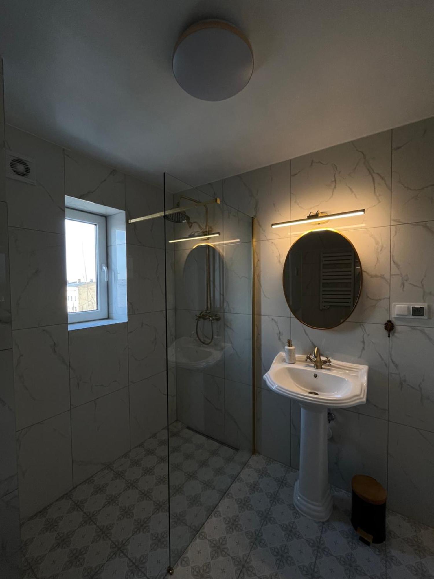 Brickller Apartments By Letrent Zyrardow Exteriör bild